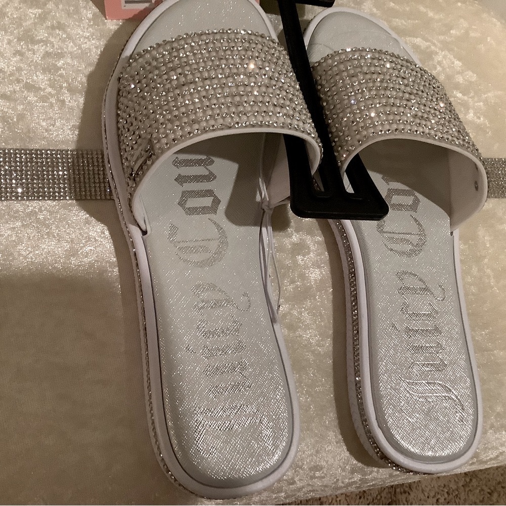 Beautiful juicy couture silver crystal sandals